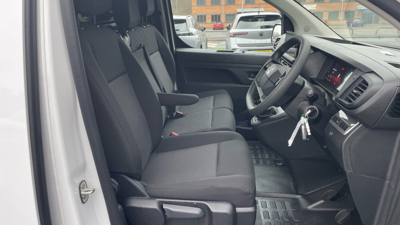 Vauxhall Vivaro L1 Diesel 1.5 Turbo D 120 Pro H1 Van